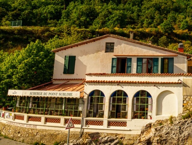 AUBERGE DU POINT SUBLIME